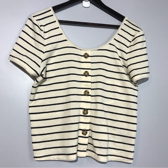 2 for $20 TORRID Scoop Neck Short Sleeve Button Front size 00 - Picture 1 of 10